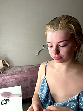 RinaBlondie's cam snapshot