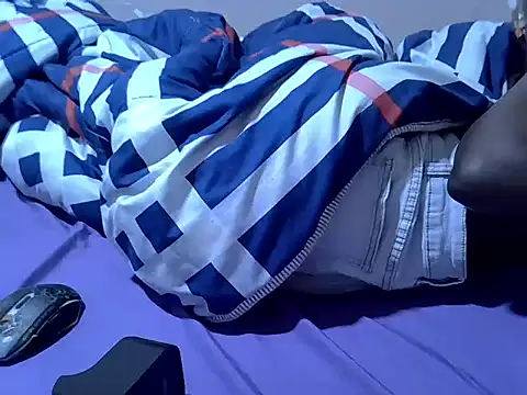 Just_Karu's cam snapshot