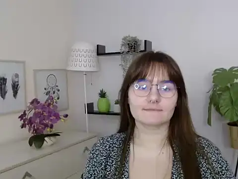 Julie_Diamond's cam snapshot