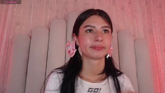 SweetRenata_'s cam snapshot