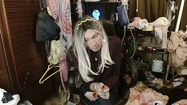 Ombeline1 live sex cam