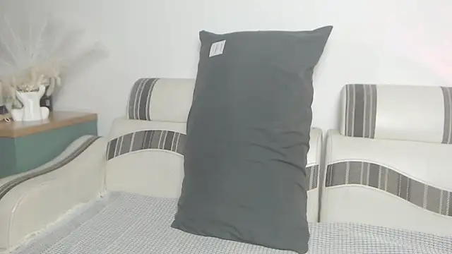 SuziiLove's cam snapshot