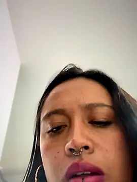 -Mia1's cam snapshot