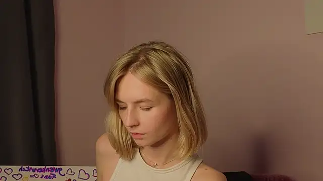 BaileyBernos's cam snapshot