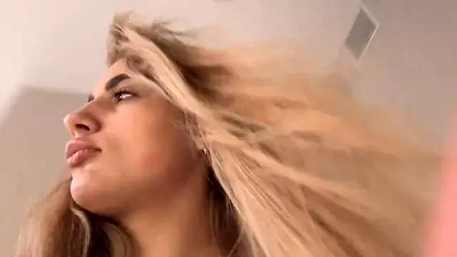 ShirlStyer's web cam