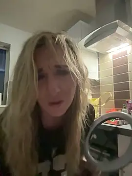 MimiMaee's cam snapshot