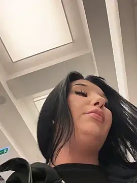 Tisha_Busty live sex cam