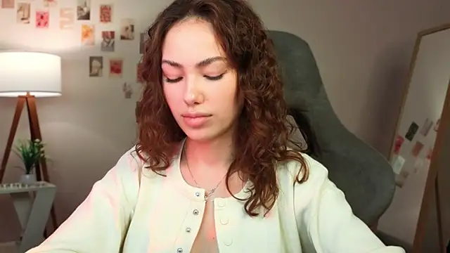 branchwithflowerss's cam snapshot