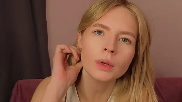 BaileyBernos's cam snapshot