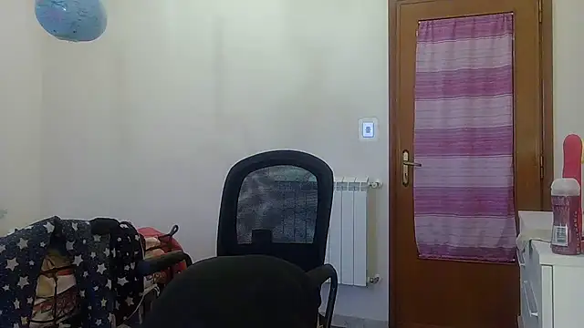 Ninalapiccolina live sex cam