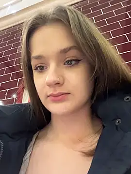 KittyQueeny live sex cam