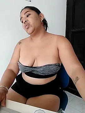 Sarahy- live sex cam