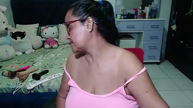 pervert_mommy_'s cam snapshot