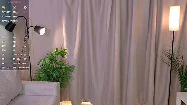 Playful_Lia's cam snapshot