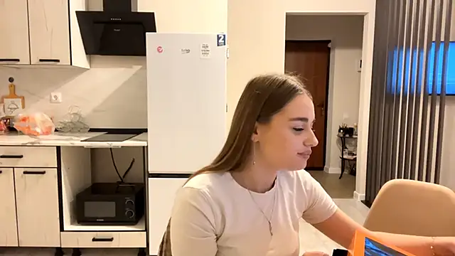 Adelle_Love's cam snapshot