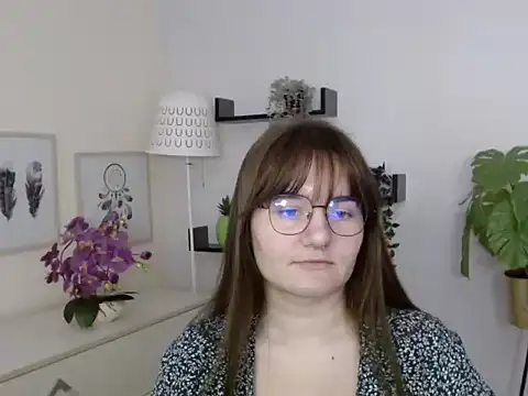 Julie_Diamond's cam snapshot