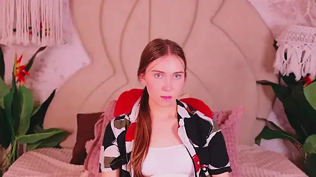 OliviaLay's cam snapshot