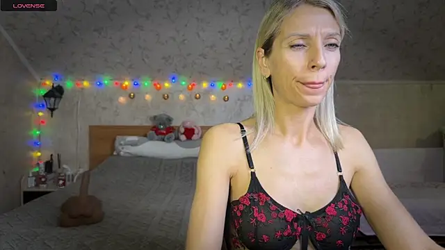 CleoSecret's cam snapshot