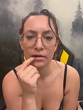 ladoucedu34's cam snapshot