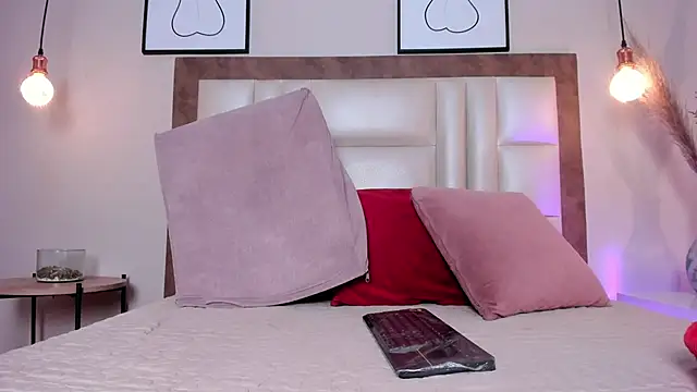 EloiseQuinn's cam snapshot