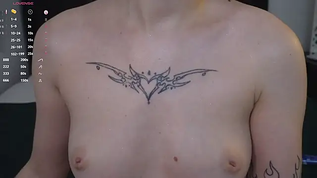 LucyKitty_'s cam snapshot