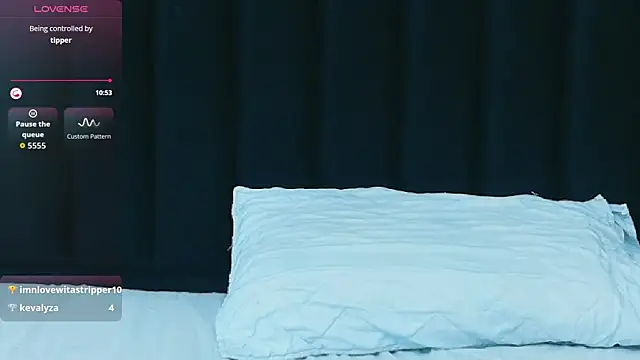 hornybarelylegalgirl's cam snapshot