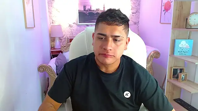 aroon_12's cam snapshot