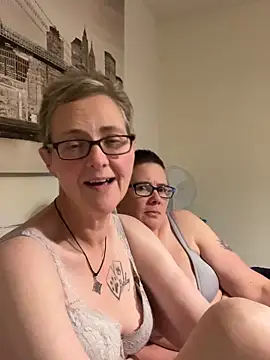 Curvy-Jinx's cam snapshot