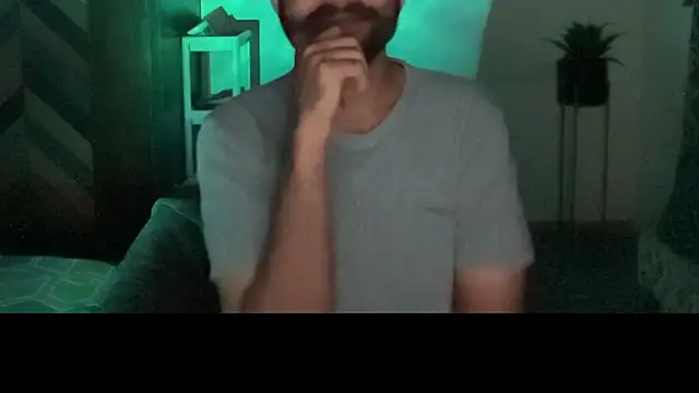 MakeMeAwareAah's cam snapshot