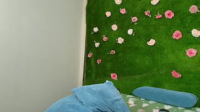 Huge_Titties_'s cam snapshot