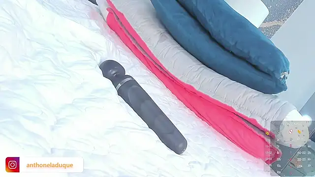 AnthonelaDuque live sex cam