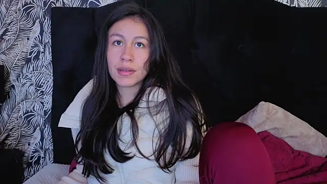 EmiGomez_'s cam snapshot