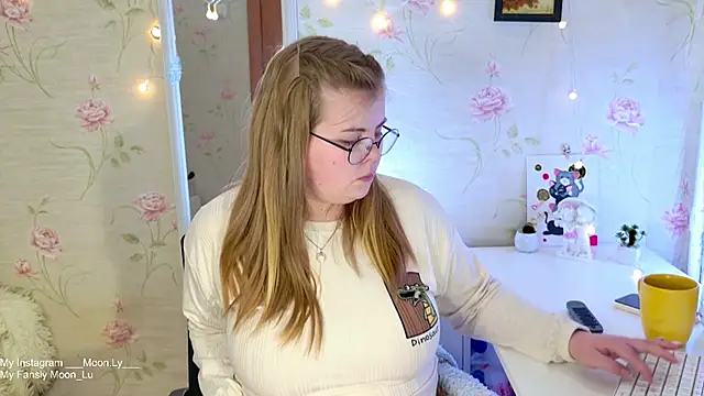 sinnamon_'s cam snapshot