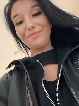 Tisha_Busty live sex cam