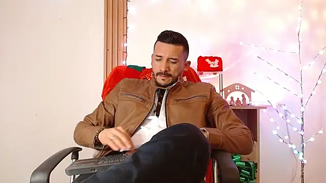 Reiko_85_ live sex cam