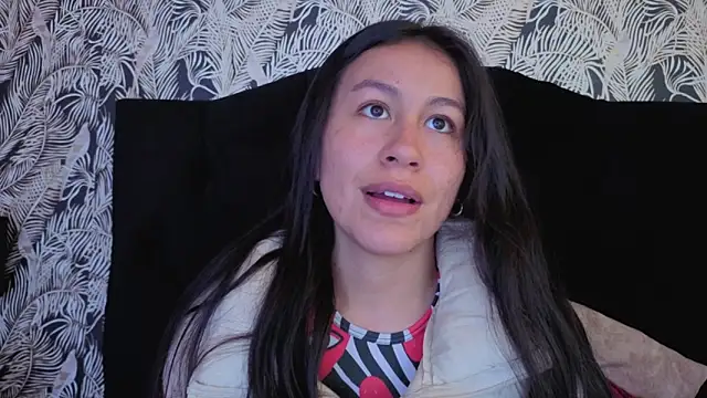 EmiGomez_'s cam snapshot