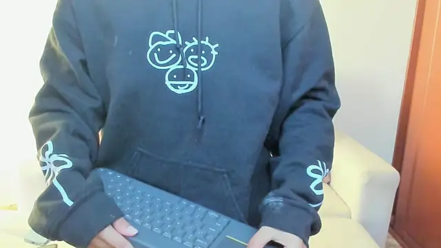 emily_jonessxx's cam snapshot