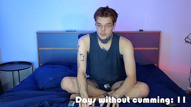 DENIS_HERE's cam snapshot