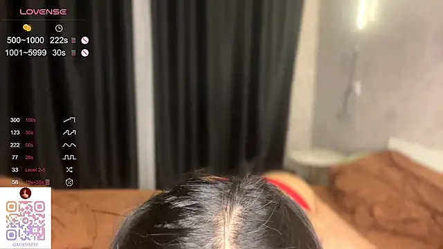 UdeleBarns live sex cam