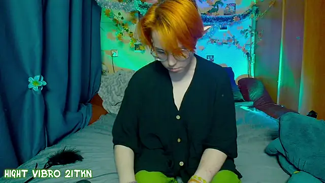 TrickyKitsune live sex cam