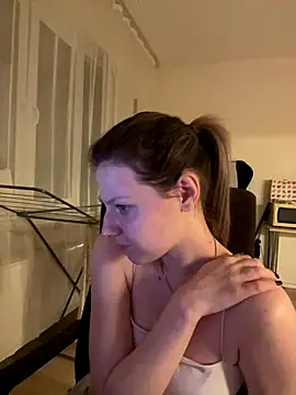 MaryHiggins live sex cam