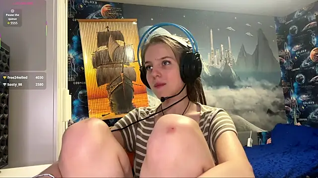 Elira_Breeze's cam snapshot