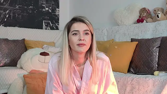 Sarah-Hart's cam snapshot