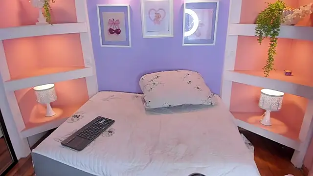 IsabellaaHill_'s cam snapshot