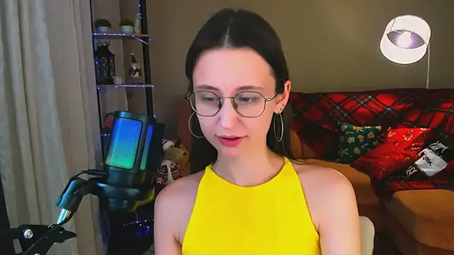 YourLovellyStory's cam snapshot