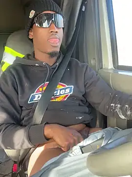 Sir-Tucker live sex cam