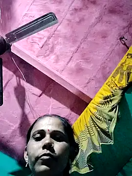 Pooja750's cam snapshot