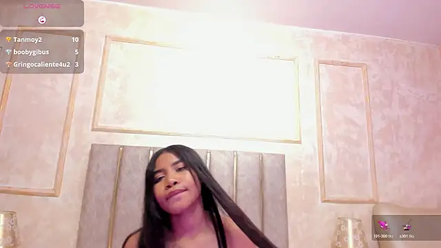 Nahomycarterr live sex cam