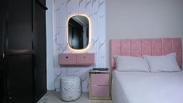 little_anniie's cam snapshot