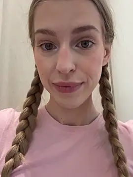 kira_mia live sex cam